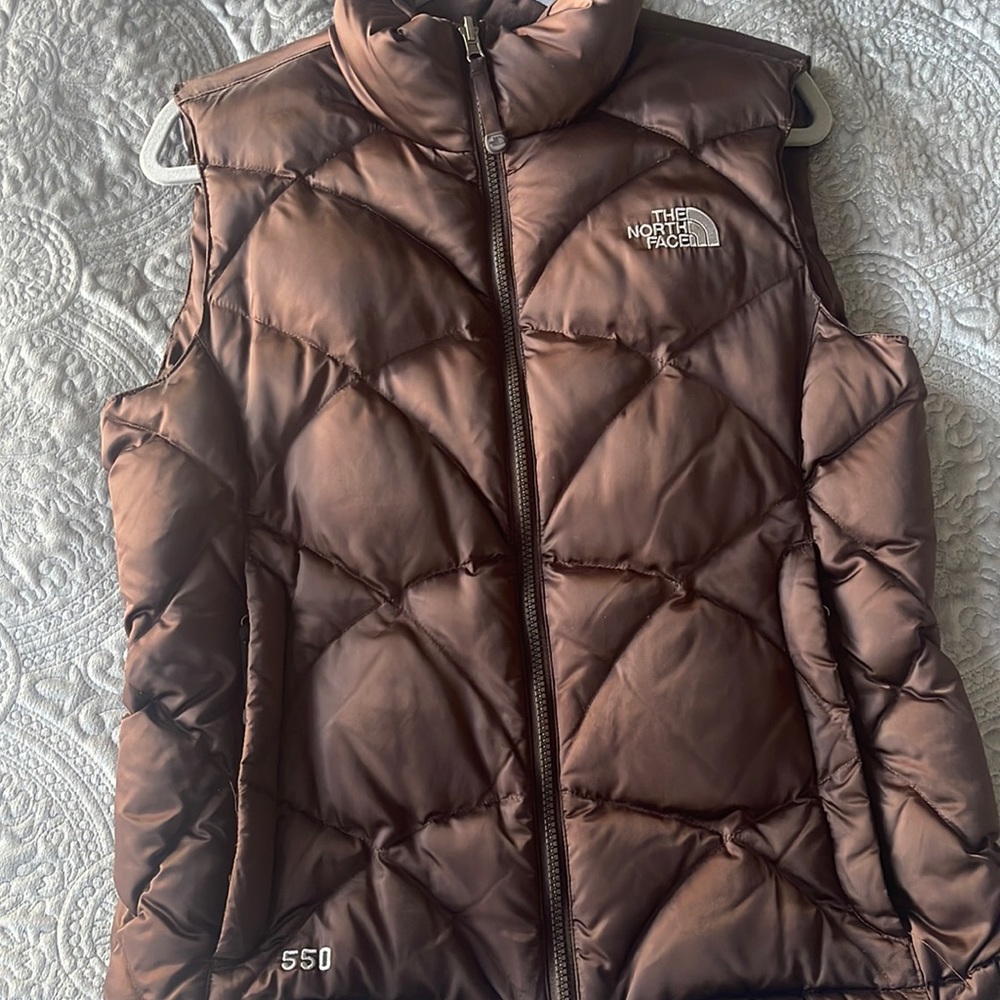 The North Face 550 puffer vest. EUC.